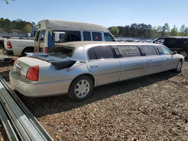 2L1FL8JW5BX765659 - 2011 LINCOLN TOWN CAR EXECUTIVE SILVER photo 3