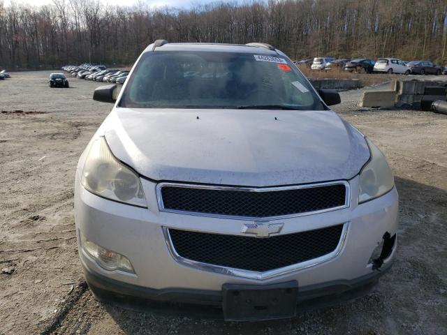 1GNLREEDXAS130912 - 2010 CHEVROLET TRAVERSE LS SILVER photo 5