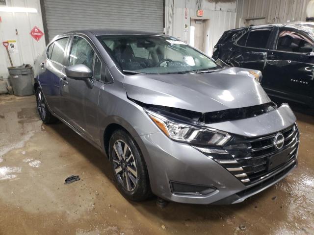 3N1CN8EV3PL860962 - 2023 NISSAN VERSA SV GRAY photo 4