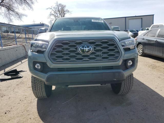 3TMCZ5AN8PM558907 - 2023 TOYOTA TACOMA DOUBLE CAB GRAY photo 5