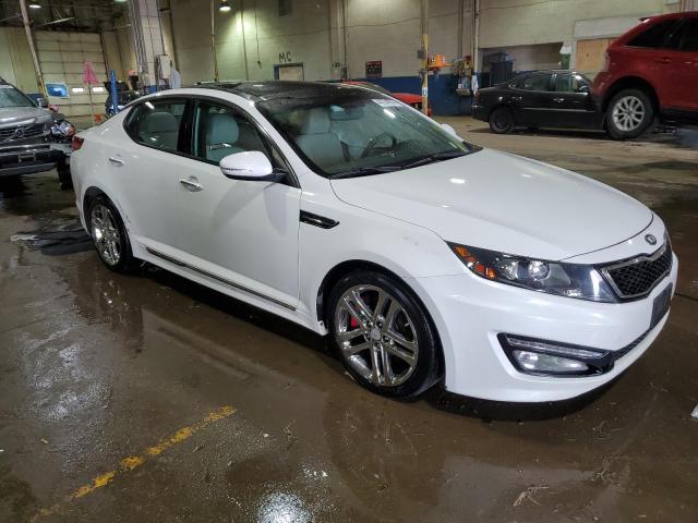 5XXGR4A60DG106046 - 2013 KIA OPTIMA SX WHITE photo 4