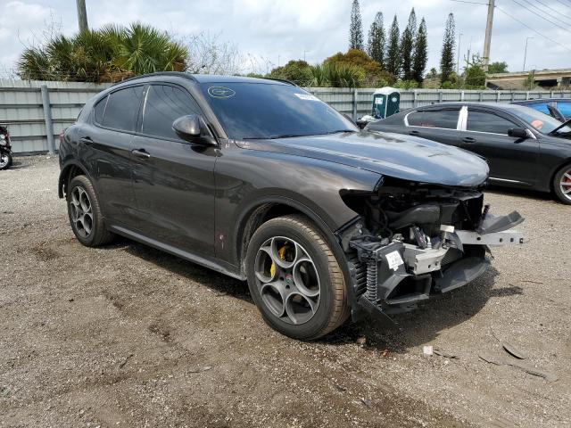 ZASPAJAN7K7C36366 - 2019 ALFA ROMEO STELVIO BROWN photo 4