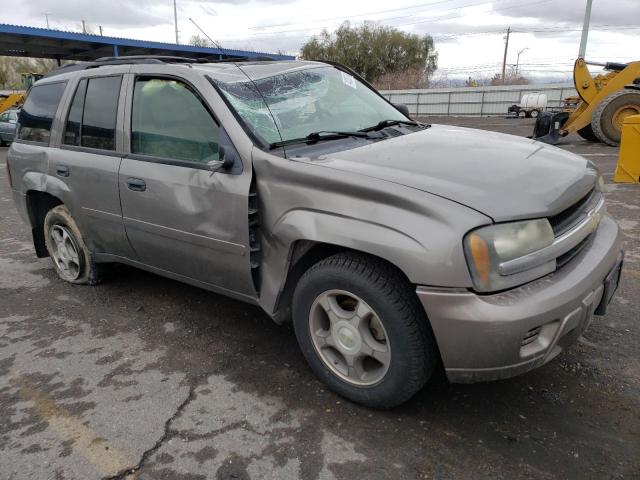 1GNDT13S482236993 - 2008 CHEVROLET TRAILBLAZE LS TAN photo 4