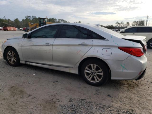 5NPEB4AC3EH936379 - 2014 HYUNDAI SONATA GLS SILVER photo 2