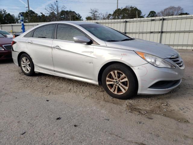 5NPEB4AC3EH936379 - 2014 HYUNDAI SONATA GLS SILVER photo 4