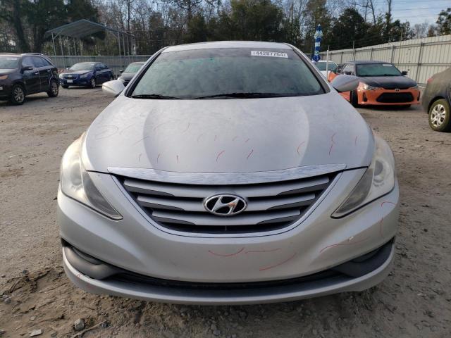 5NPEB4AC3EH936379 - 2014 HYUNDAI SONATA GLS SILVER photo 5