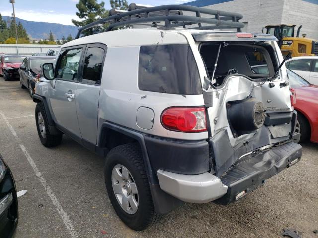 JTEBU11F070088706 - 2007 TOYOTA FJ CRUISER SILVER photo 2