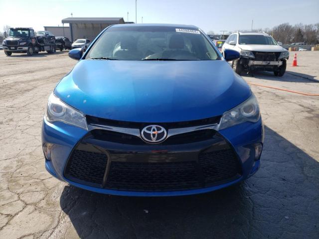 4T1BF1FK1GU556743 - 2016 TOYOTA CAMRY LE BLUE photo 5