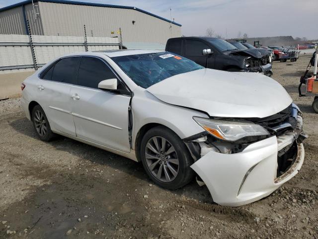 4T1BK1FKXFU567931 - 2015 TOYOTA CAMRY XSE WHITE photo 4