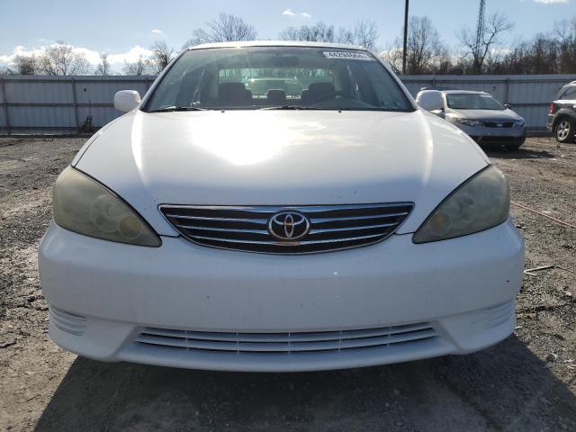 4T1BE30K46U728964 - 2006 TOYOTA CAMRY LE WHITE photo 5