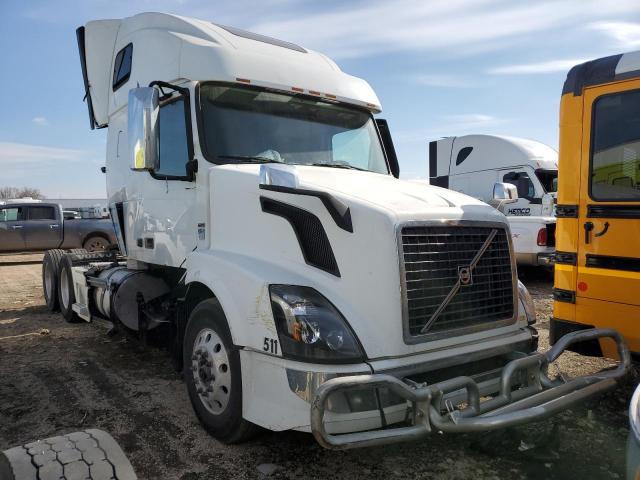 4V4NC9EH0GN949937 - 2016 VOLVO VN VNL WHITE photo 1