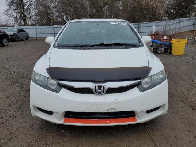 2HGFA1F61BH012263 - 2011 HONDA CIVIC LX-S أبيض صورة 5
