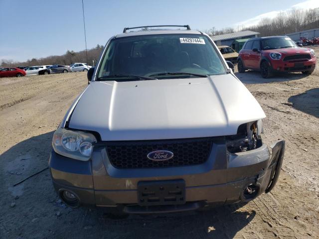 1FMCU93185KC71731 - 2005 FORD ESCAPE XLT SILVER photo 5