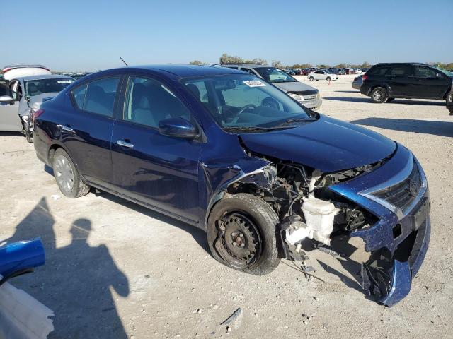 3N1CN7AP4JL845900 - 2018 NISSAN VERSA S BLUE photo 4