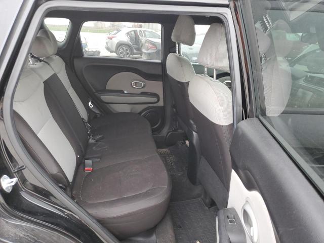 KNDJN2A23J7573193 - 2018 KIA SOUL BLACK photo 11