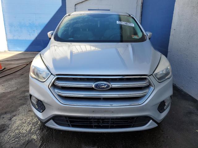 1FMCU0GD3HUC97517 - 2017 FORD ESCAPE SE SILVER photo 5