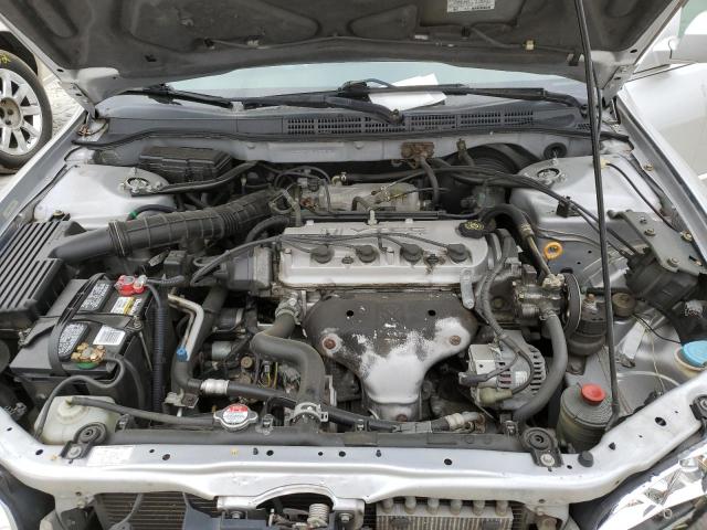 1HGCG56712A126134 - 2002 HONDA ACCORD SE SILVER photo 11