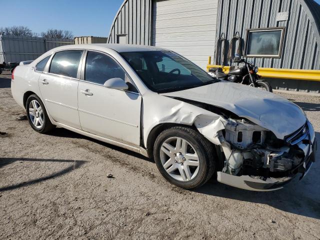 2G1WC583281206801 - 2008 CHEVROLET IMPALA LT WHITE photo 4