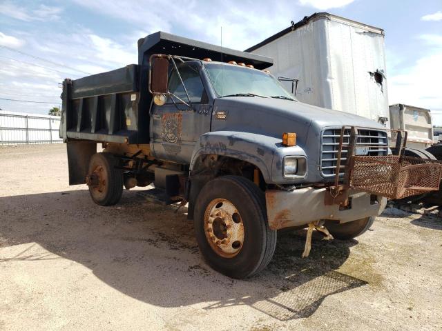 1GDM7H1C32J516978 - 2002 GMC C-SERIES C7H042 GRAY photo 1