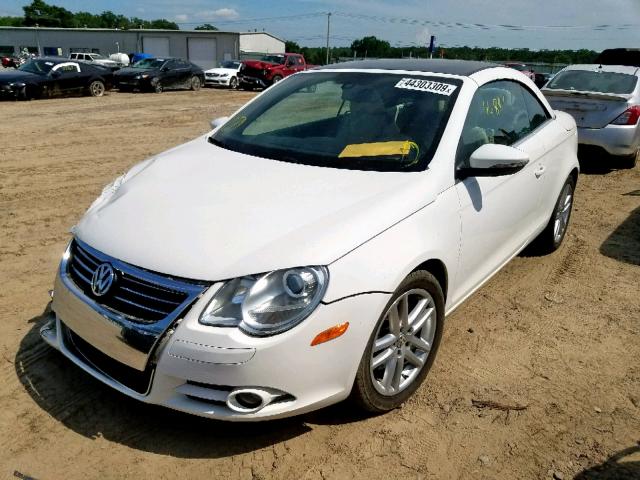 WVWFW7AH4BV003897 - 2011 VOLKSWAGEN EOS LUX  фото 2