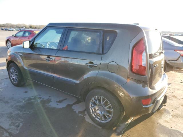 KNDJT2A58D7491383 - 2013 KIA SOUL GREEN photo 2