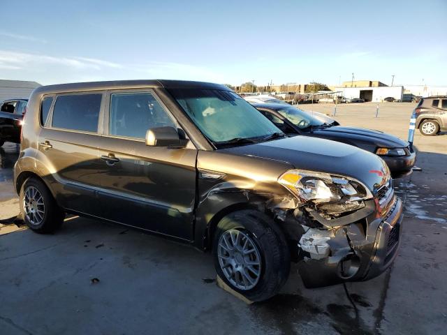 KNDJT2A58D7491383 - 2013 KIA SOUL GREEN photo 4