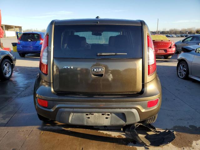 KNDJT2A58D7491383 - 2013 KIA SOUL GREEN photo 6