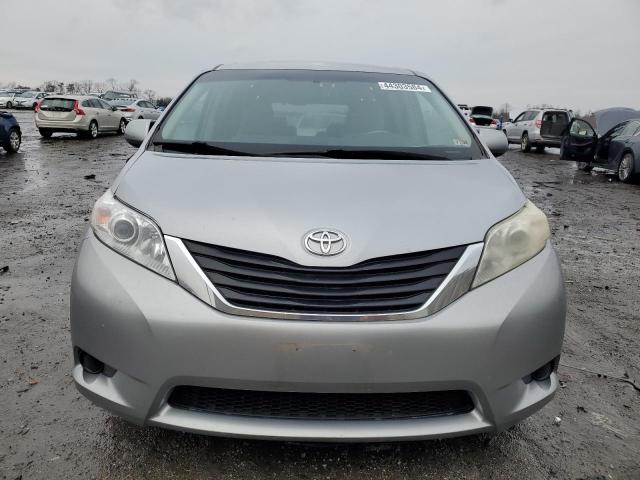 5TDKK3DC3BS044020 - 2011 TOYOTA SIENNA LE SILVER photo 5