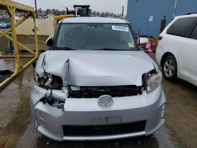 JTLZE4FE1DJ033466 - 2013 TOYOTA SCION XB Silber Foto 5