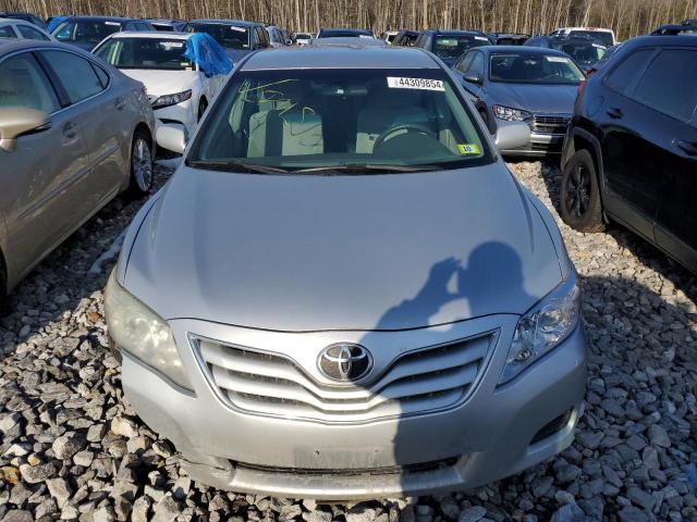 4T1BF3EK5BU697126 - 2011 TOYOTA CAMRY BASE SILVER photo 5