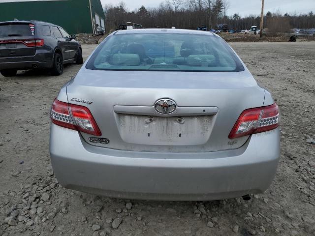 4T1BF3EK5BU697126 - 2011 TOYOTA CAMRY BASE SILVER photo 6