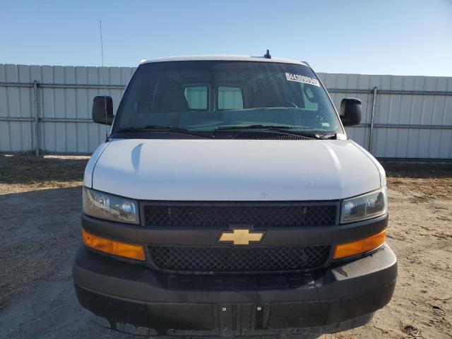 1GCWGBFP3M1302873 - 2021 CHEVROLET EXPRESS G2 WHITE photo 5