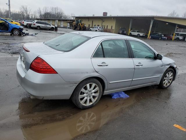 1HGCM668X7A077420 - 2007 HONDA ACCORD EX SILVER photo 3