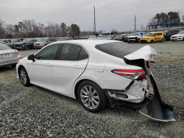 4T1B11HK0JU006372 - 2018 TOYOTA CAMRY L WHITE photo 2