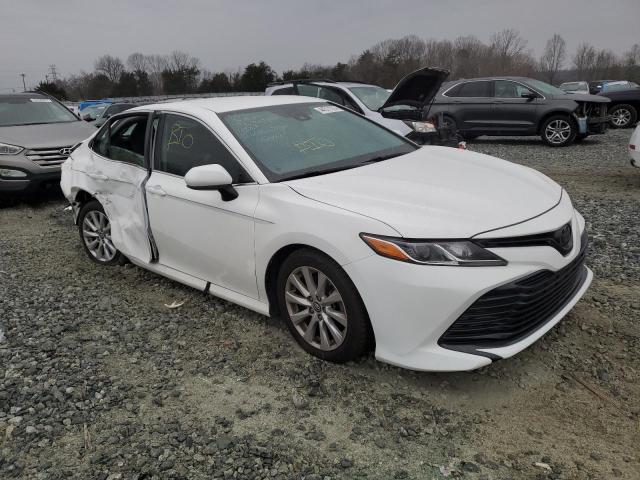 4T1B11HK0JU006372 - 2018 TOYOTA CAMRY L WHITE photo 4