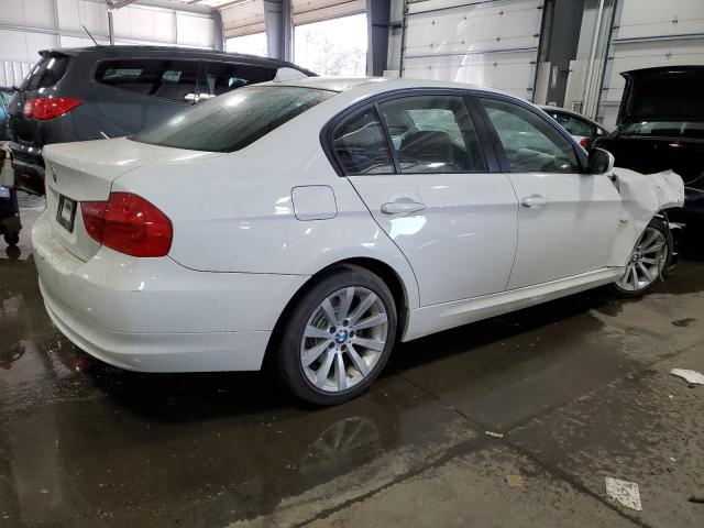 WBAPK7C53BA820740 - 2011 BMW 328 XI WHITE photo 3