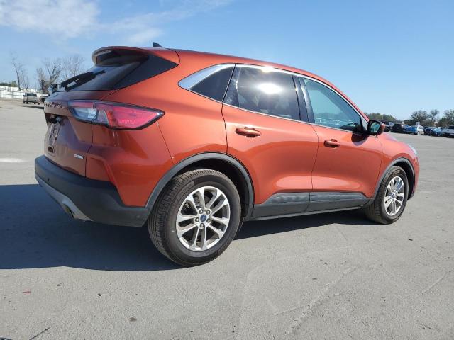 1FMCU0G69LUA37746 - 2020 FORD ESCAPE SE ORANGE photo 3