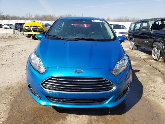 3FADP4EJ2FM220211 - 2015 FORD FIESTA SE BLUE photo 5