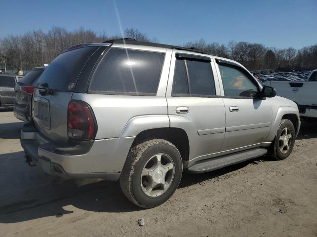 1GNDT13S462247926 - 2006 CHEVROLET TRAILBLAZE LS SILVER photo 3