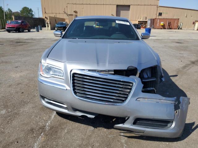 2C3CCAAG0EH235737 - 2014 CHRYSLER 300 SILVER photo 5