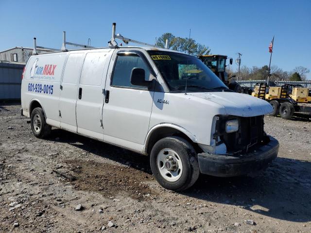 1GTGG29C681913077 - 2008 GMC SAVANA G2500 WHITE photo 4