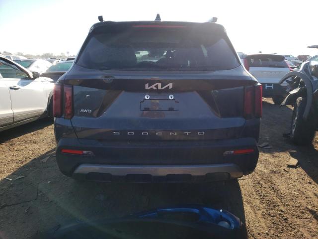 5XYRHDLF4NG080704 - 2022 KIA SORENTO EX GRAY photo 6