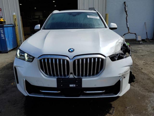 5UX23EU00R9S89587 - 2024 BMW X5 XDRIVE40I WHITE photo 5