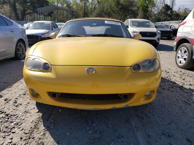 JM1NB353320225634 - 2002 MAZDA MX-5 MIATA BASE YELLOW photo 5