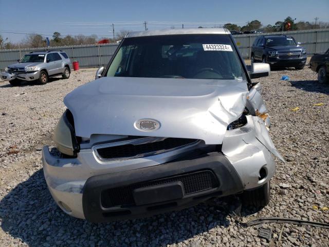 KNDJT2A27A7044481 - 2010 KIA SOUL + SILVER photo 5