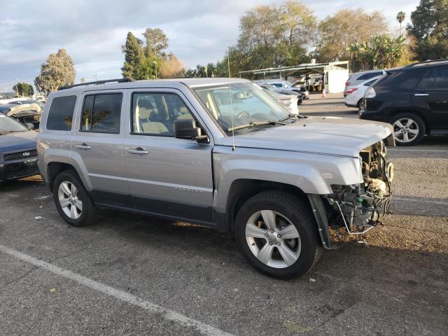 1C4NJRFB6HD179133 - 2017 JEEP PATRIOT LATITUDE SILVER photo 4