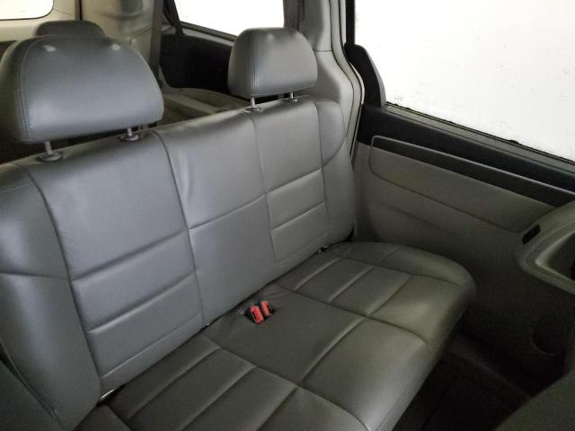 2V4RW4D16AR190383 - 2010 VOLKSWAGEN ROUTAN S WHITE photo 11