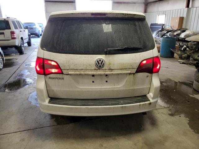 2V4RW4D16AR190383 - 2010 VOLKSWAGEN ROUTAN S WHITE photo 6