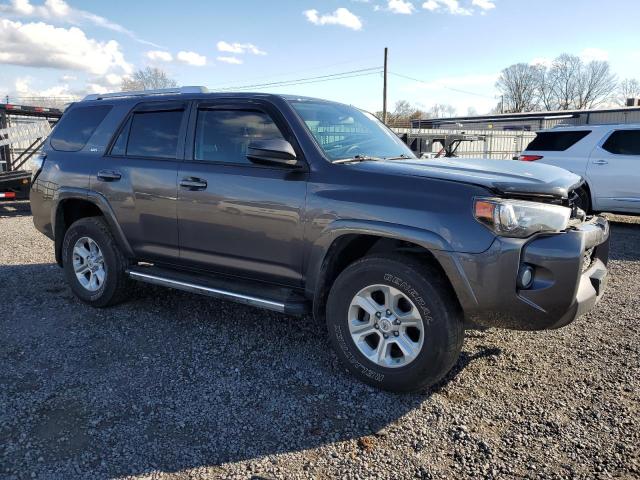 JTEBU5JR0J5532226 - 2018 TOYOTA 4RUNNER SR5/SR5 PREMIUM GRAY photo 4