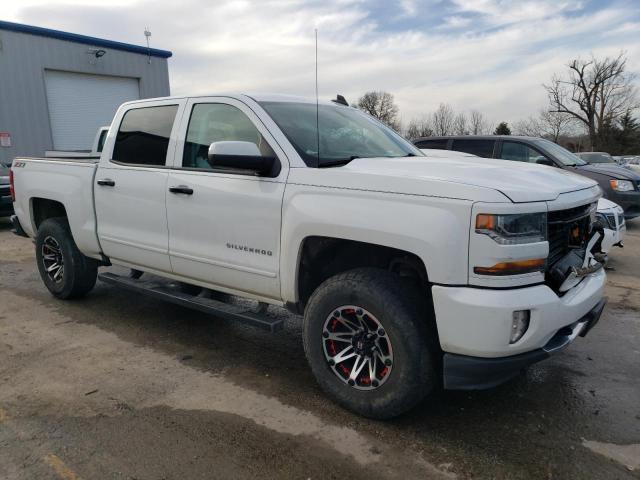 3GCUKREC8HG347506 - 2017 CHEVROLET SILVERADO K1500 LT WHITE photo 4